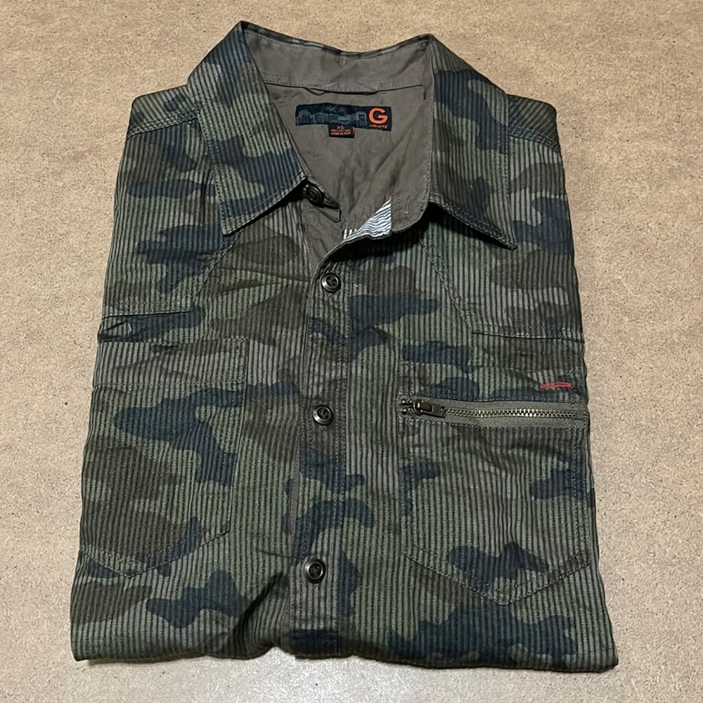 G By Guess Camouflage Button Up XS